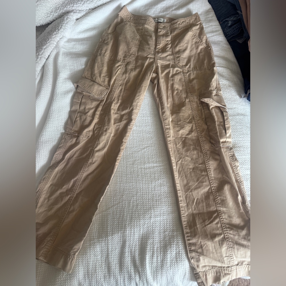 Abercrombie & Fitch  Khaki Utility Cargo Pants. Women's size 28 beige color